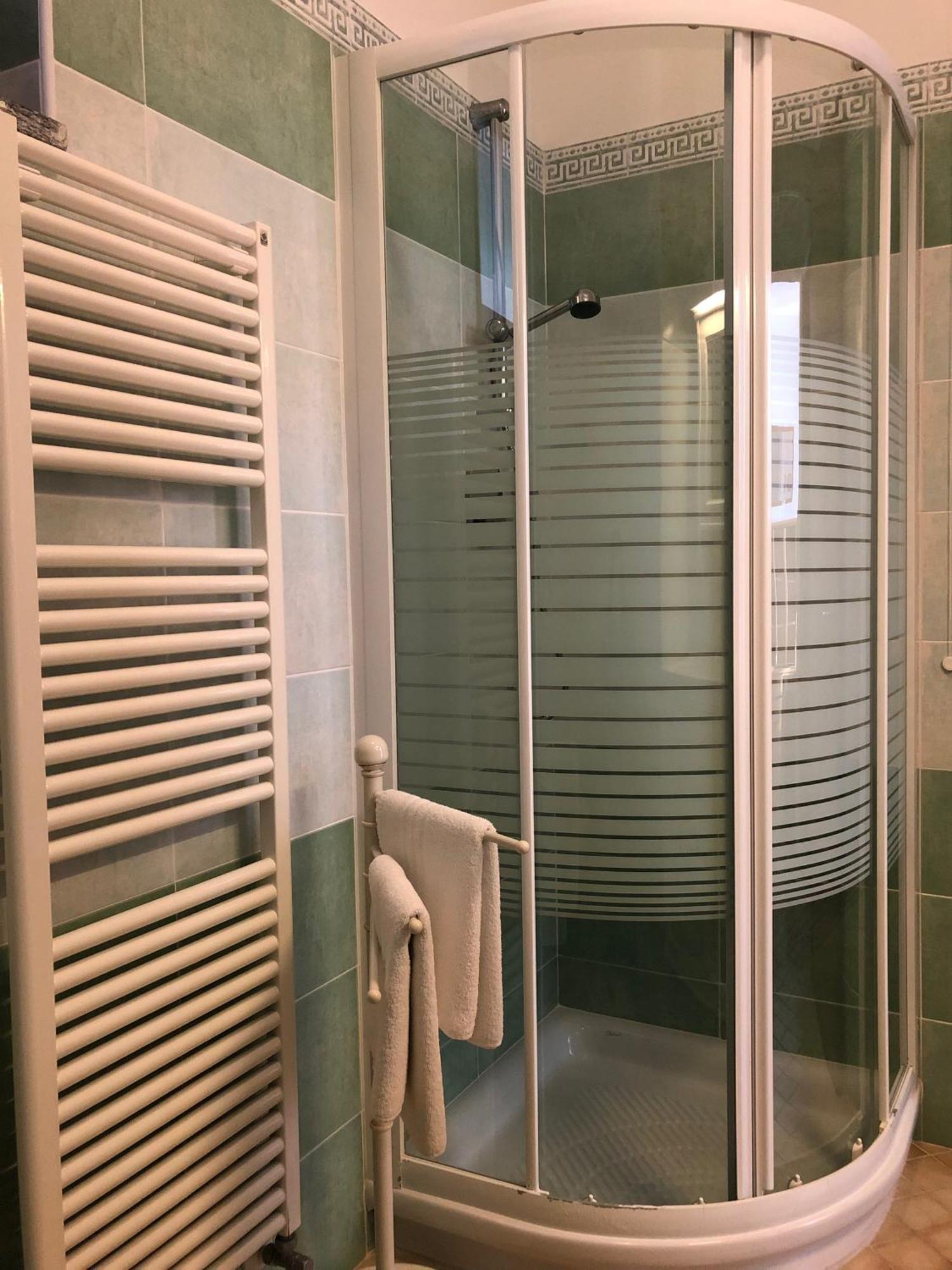 Appartamenti La Pineta Marina dʼMarina dʼAndora Kamer foto