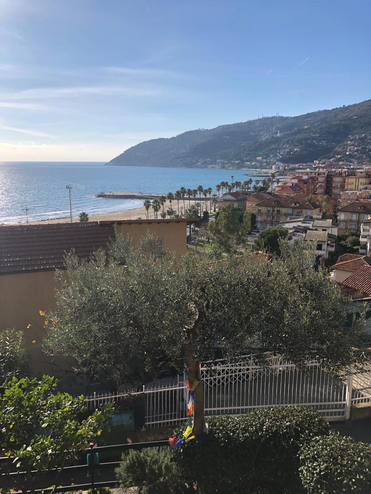 Appartamenti La Pineta Marina dʼMarina dʼAndora Kamer foto