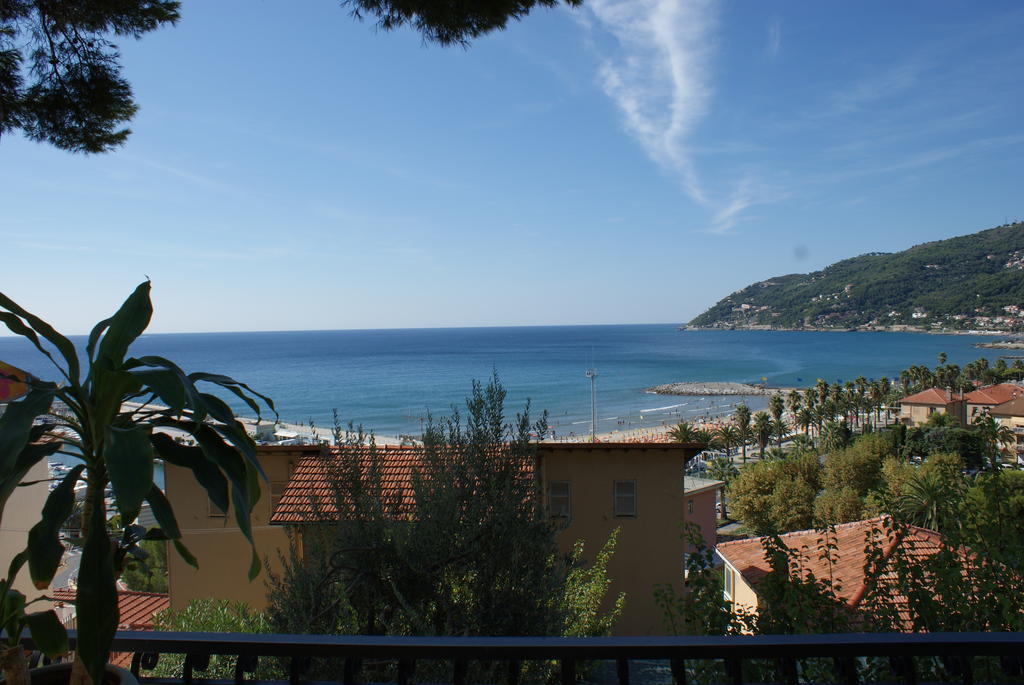 Appartamenti La Pineta Marina dʼMarina dʼAndora Buitenkant foto