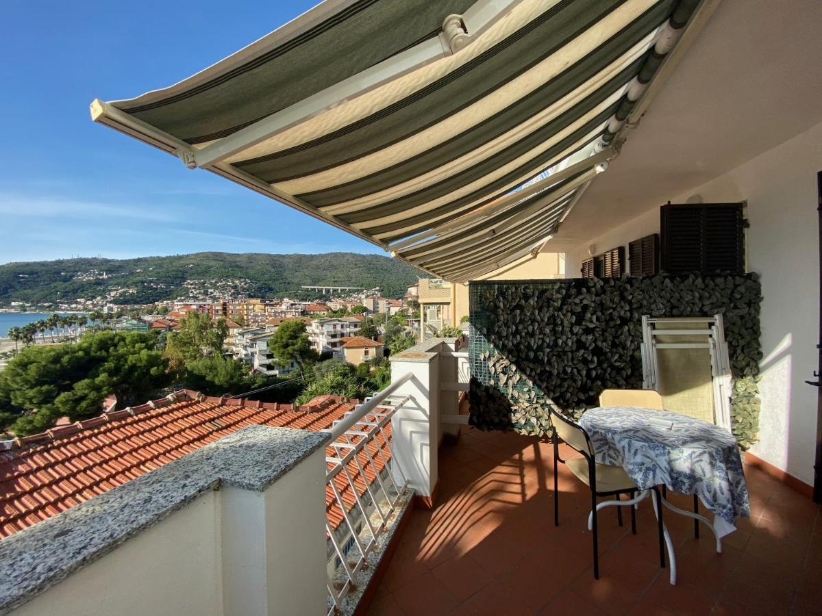 Appartamenti La Pineta Marina dʼMarina dʼAndora Buitenkant foto