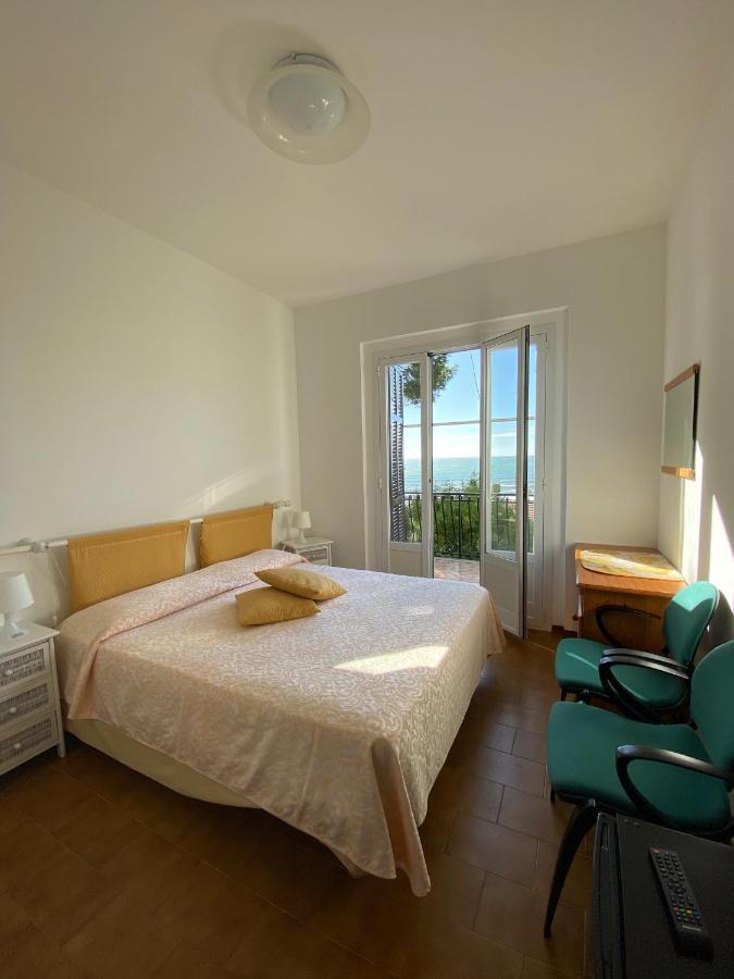 Appartamenti La Pineta Marina dʼMarina dʼAndora Buitenkant foto